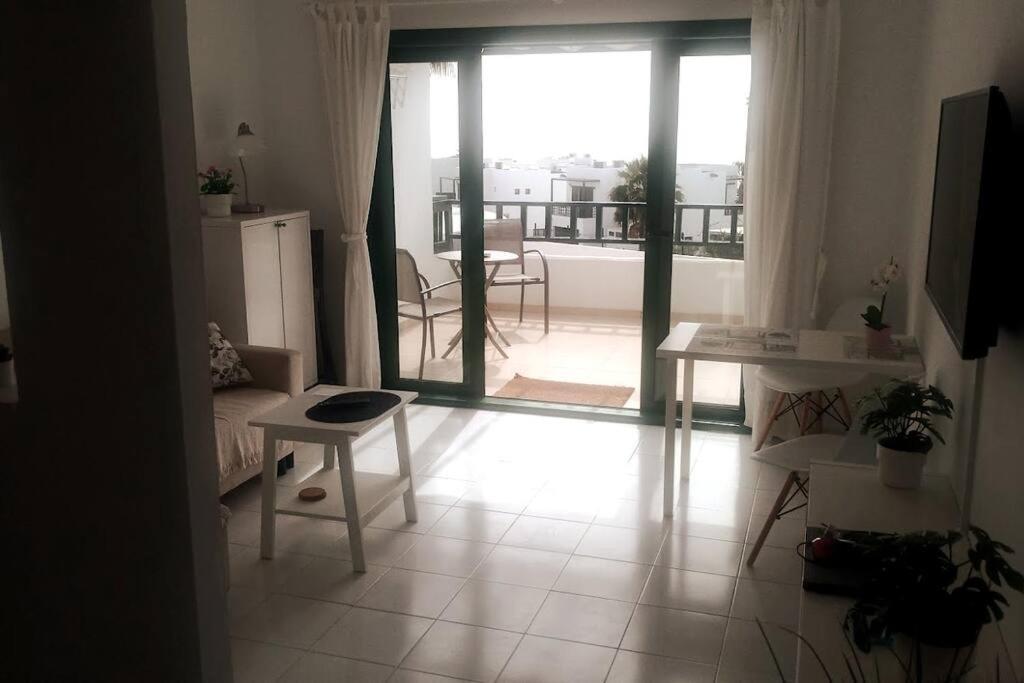 Tuscan Apartment Mit Meerblick Und Sonnenterrasse Costa Teguise Buitenkant foto